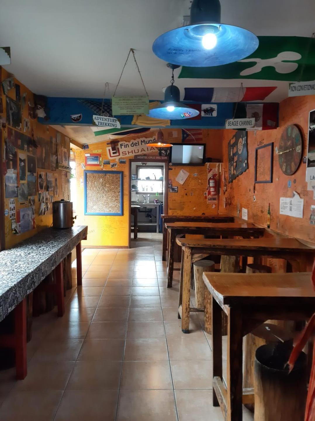 Hostel Cruz Del Sur Ushuaia Exterior photo